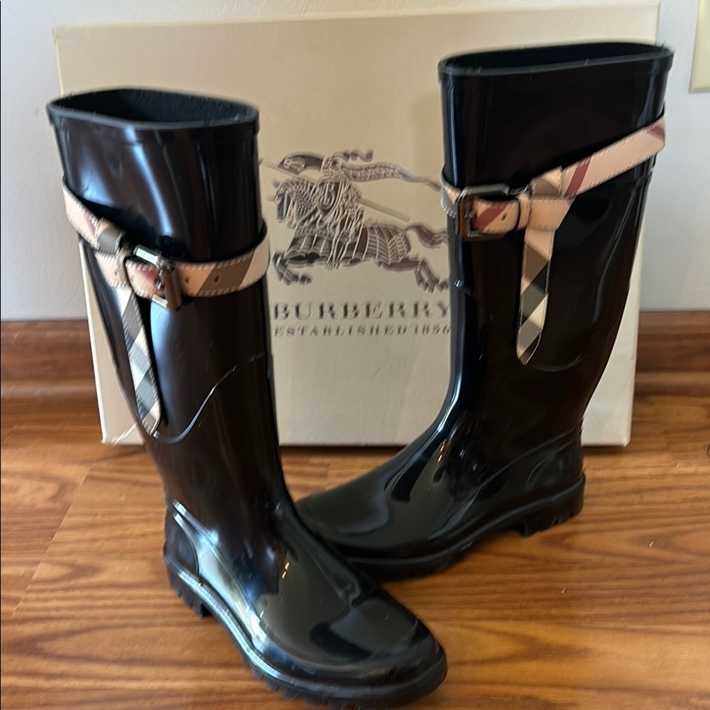 Authentic Burberry Glossy Black Boots with Check Accent